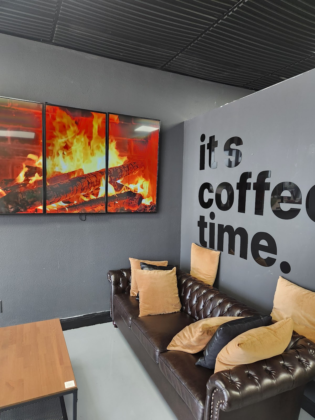 LVNA Cafe cozy lounge seating
